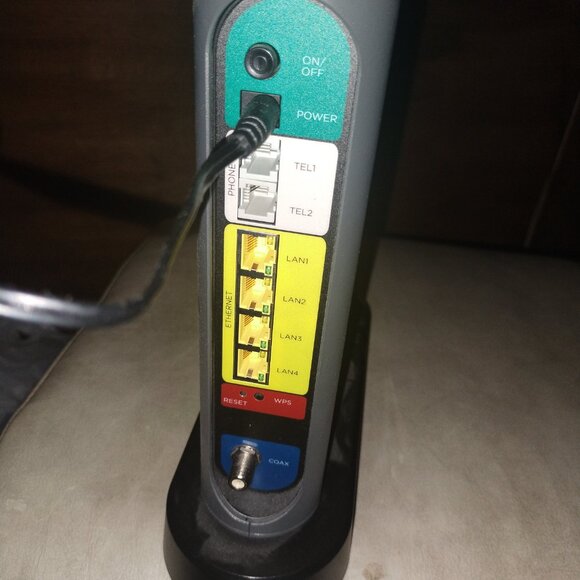 Motorola MT7711 24X8 Cable Modem/Router with Two Phone Ports, DOCSIS 3.0 Modem - Picture 3 of 5